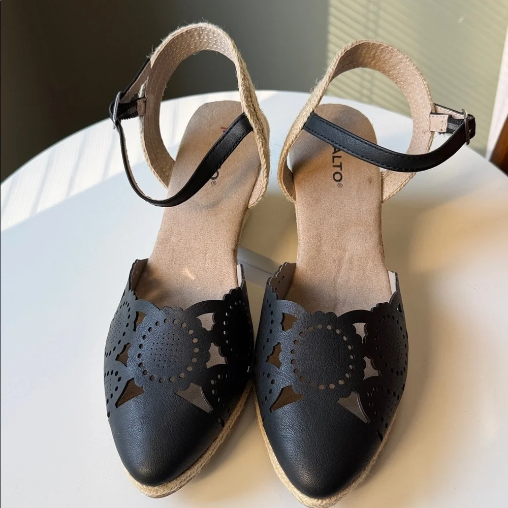 Rialto Espadrille Wedge Sandals floral laser cut adjustable ankle strap Like New